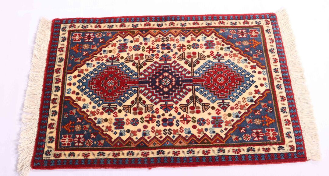 0.9x0.6M Persian Yalameh Rug - Image 5
