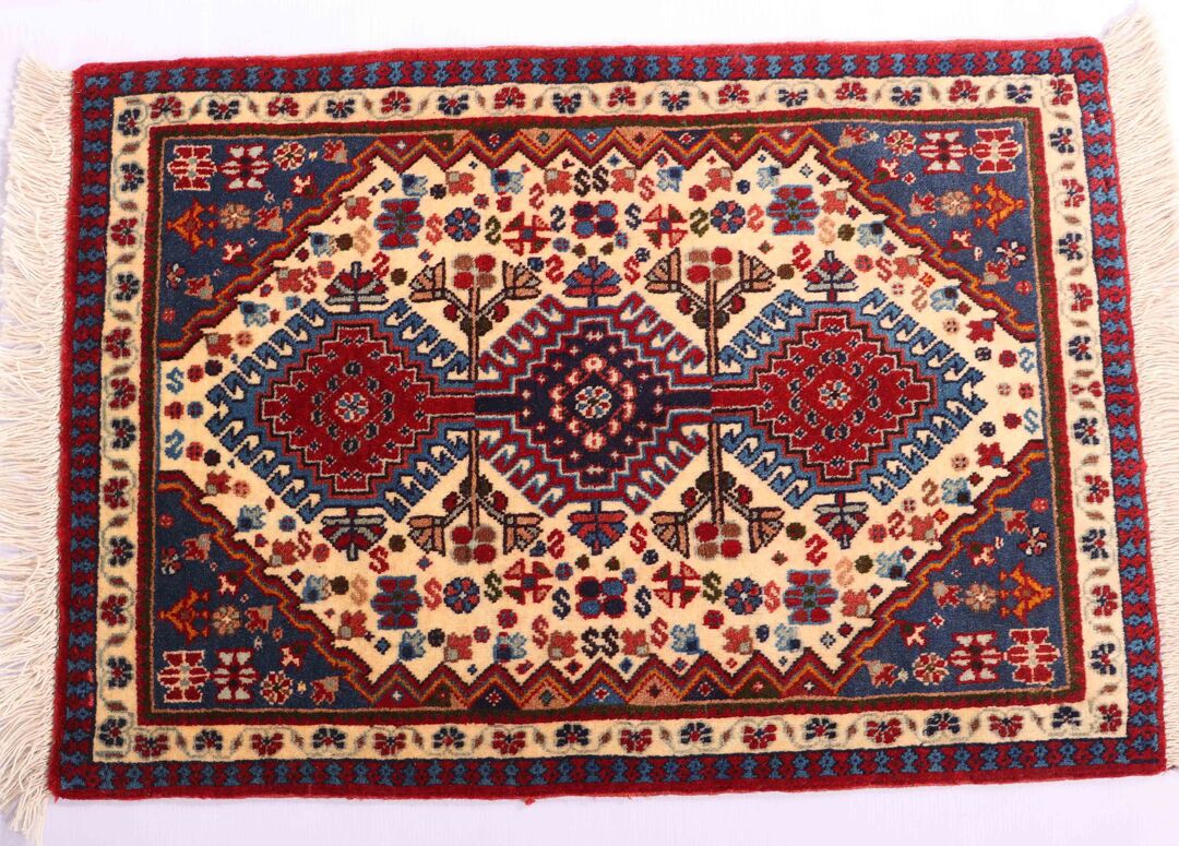 0.9x0.6M Persian Yalameh Rug - Image 2