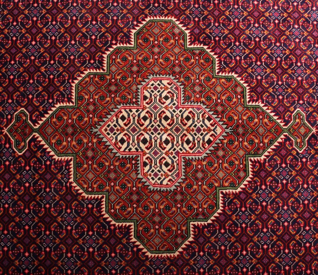 3x2M Fish Design Ardabil Rug - Image 4