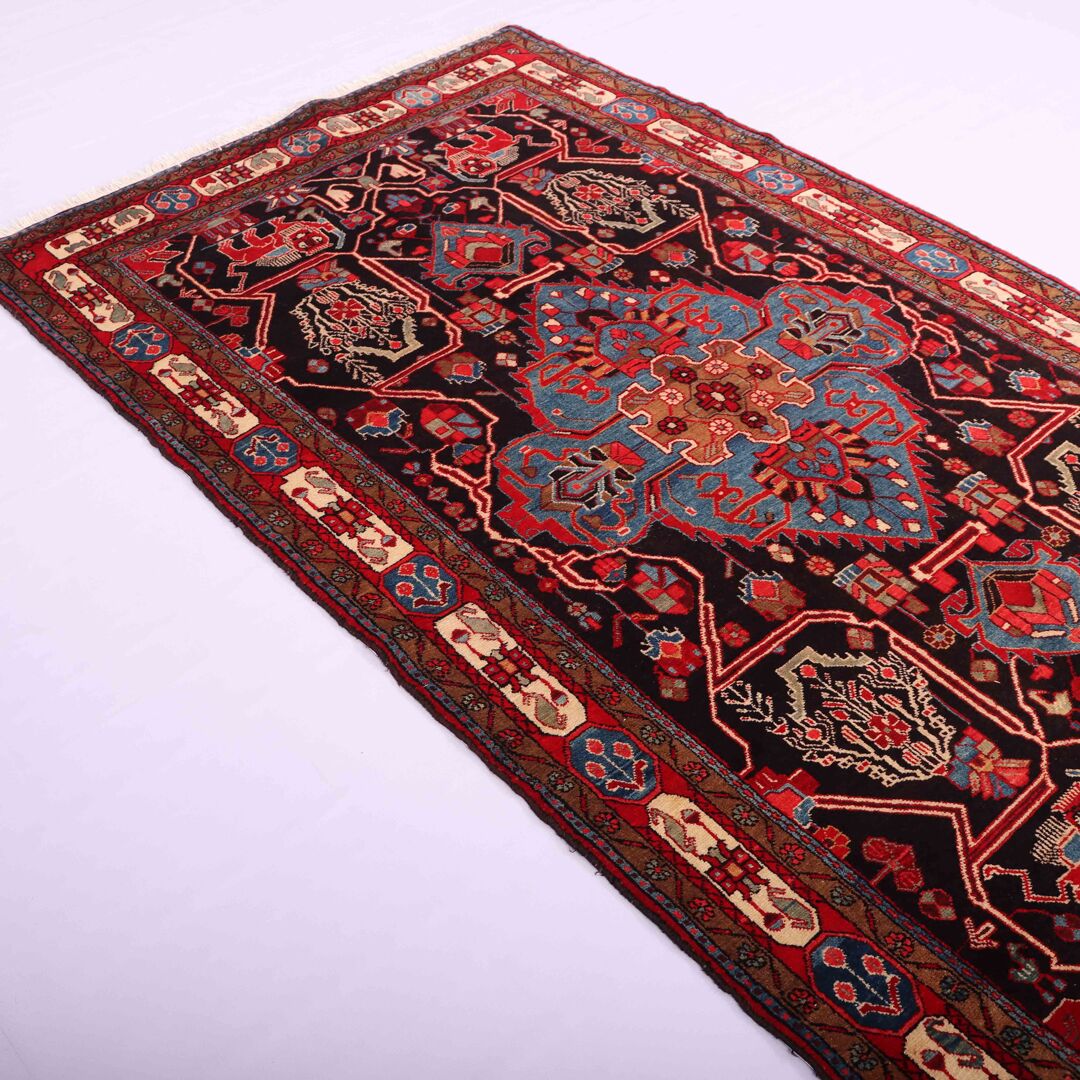 2.7x1.5M Tribal Nahavand Rug - Image 4