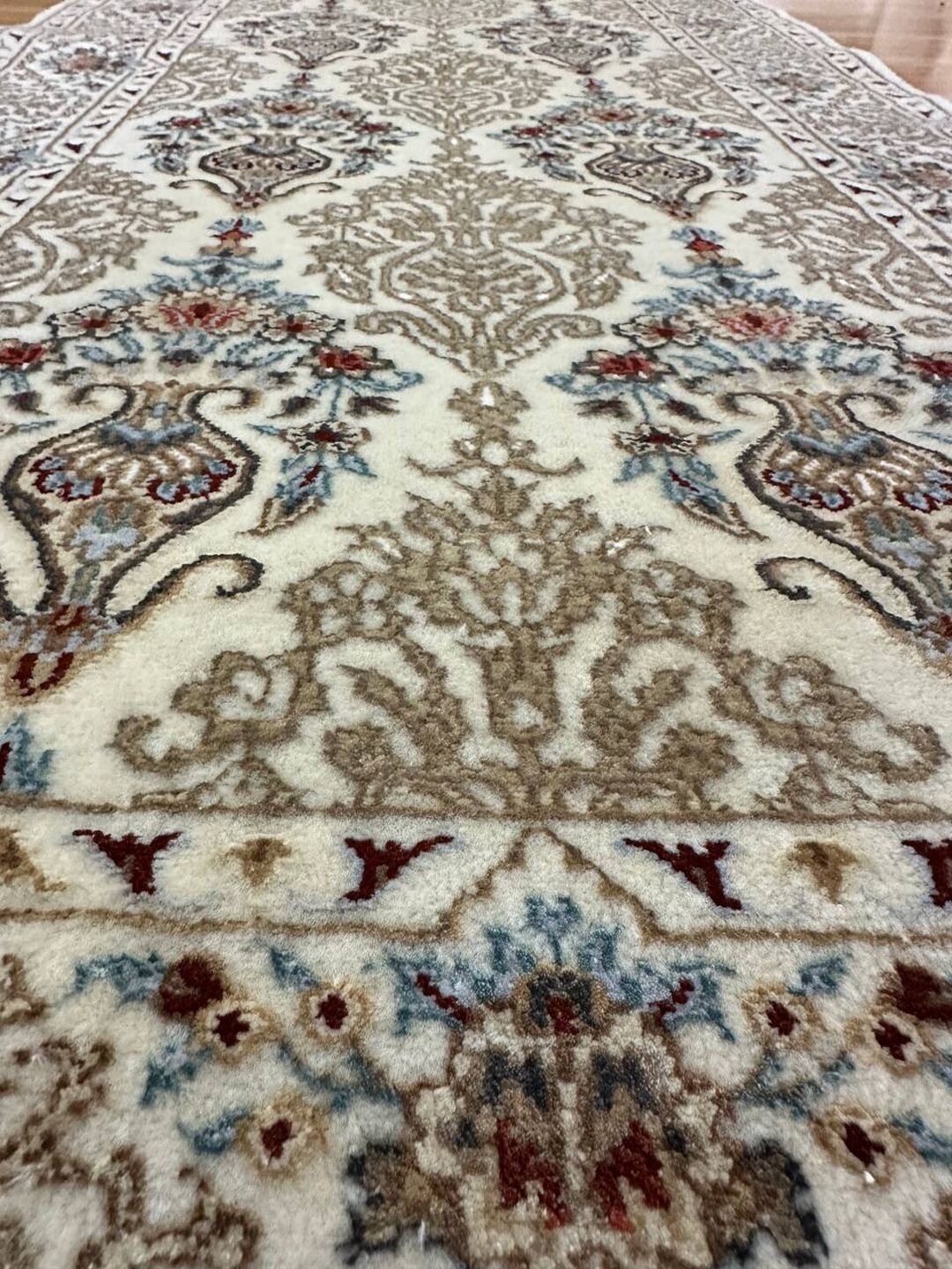 3m Masterpiece Handmade Wool and Silk Indian Runner - Image 6