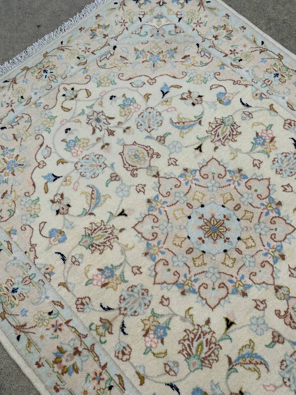 1.6x1.1M Creamy Tone Persian Kashan Rug - Image 6