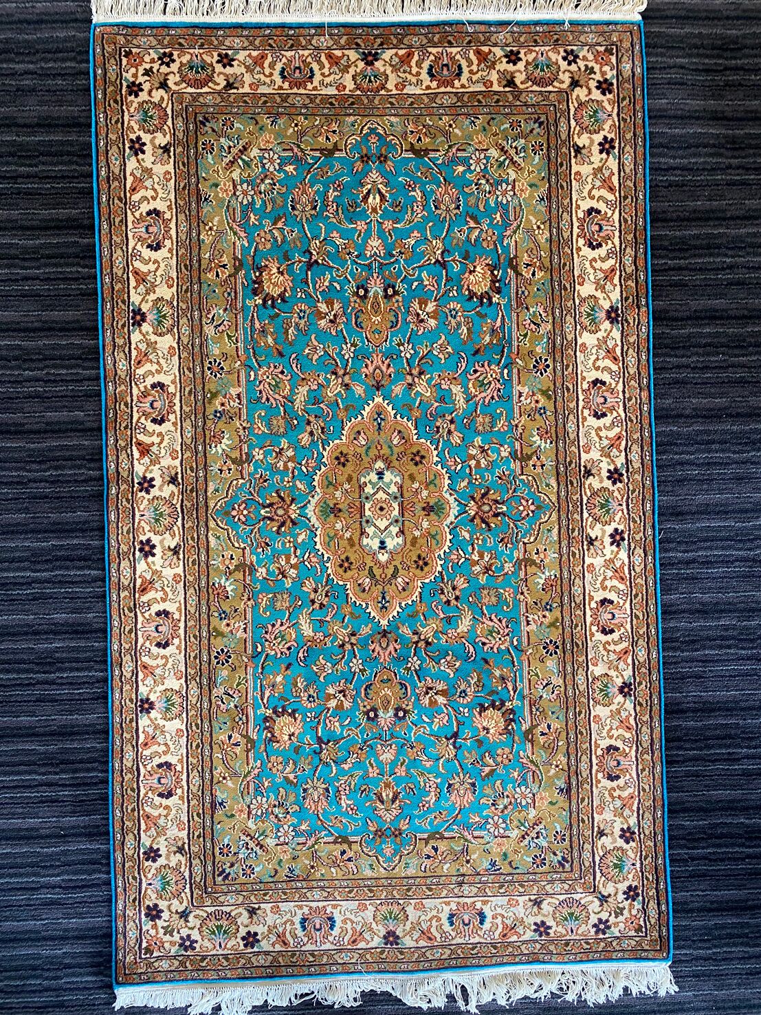 1.7 X 1 M Silk Kashmiri Rug (18.18 Quality) - Image 2