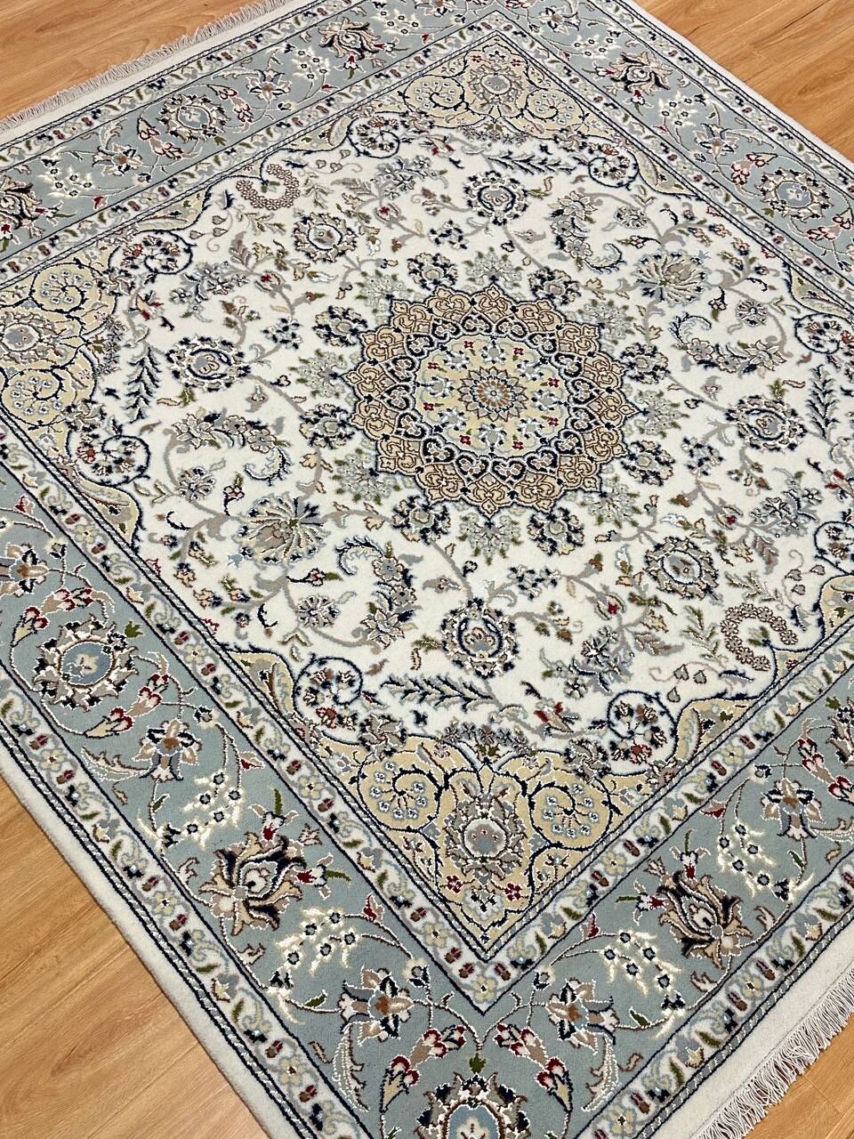 1.8 x 1.8 M Indian Wool & Silk Nain Design Rug - Image 3