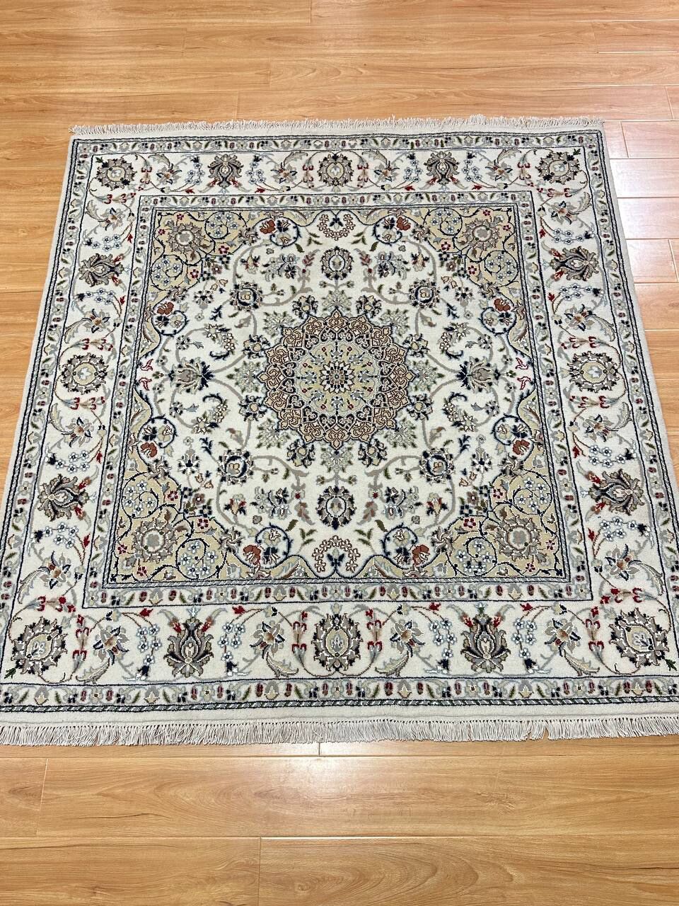 1.5 x 1.5 M Indian Wool & Silk Nain Design Rug - Image 2