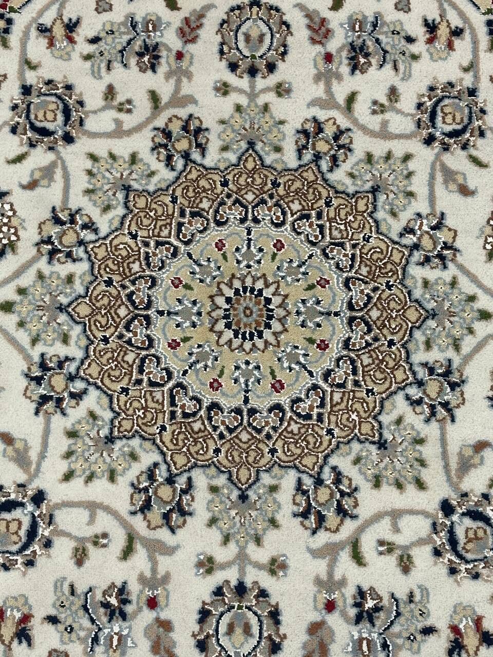 1.5 x 1.5 M Indian Wool & Silk Nain Design Rug - Image 3