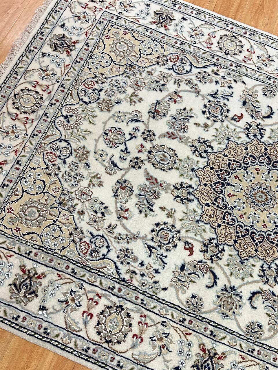 2 x 1.4 M Indian Wool & Silk Nain Design Rug - Image 6