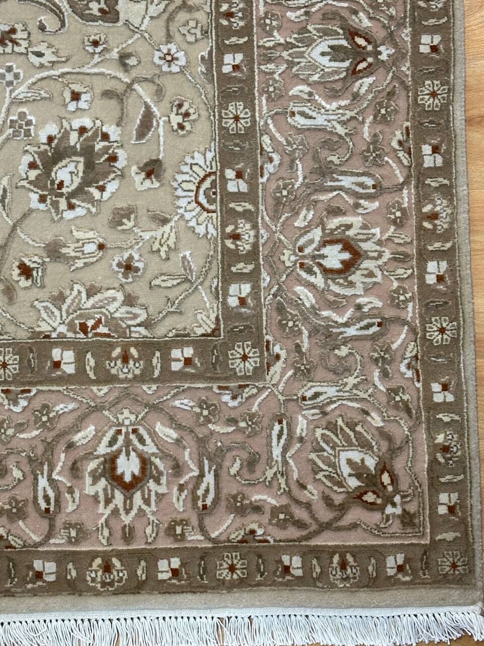 2.5 x 1.7 M Indian Wool & Silk Embossed Pattern Rug - Image 6