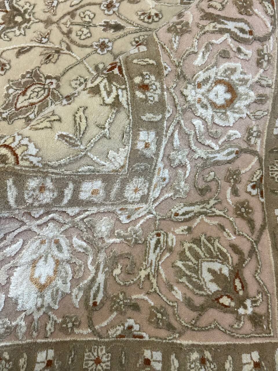 2.5 x 1.7 M Indian Wool & Silk Embossed Pattern Rug - Image 3