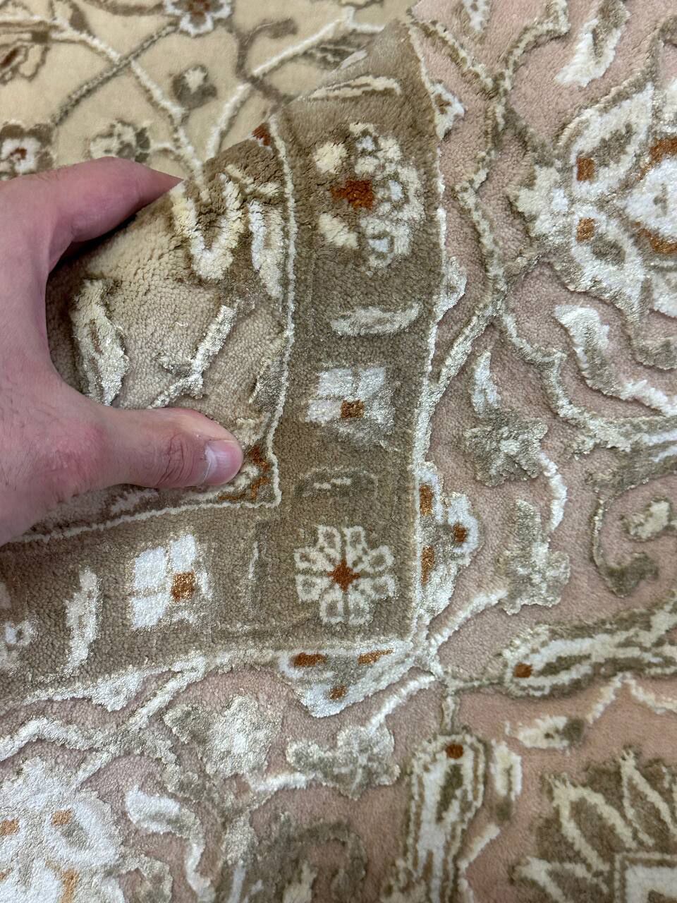 2.5 x 1.7 M Indian Wool & Silk Embossed Pattern Rug - Image 5