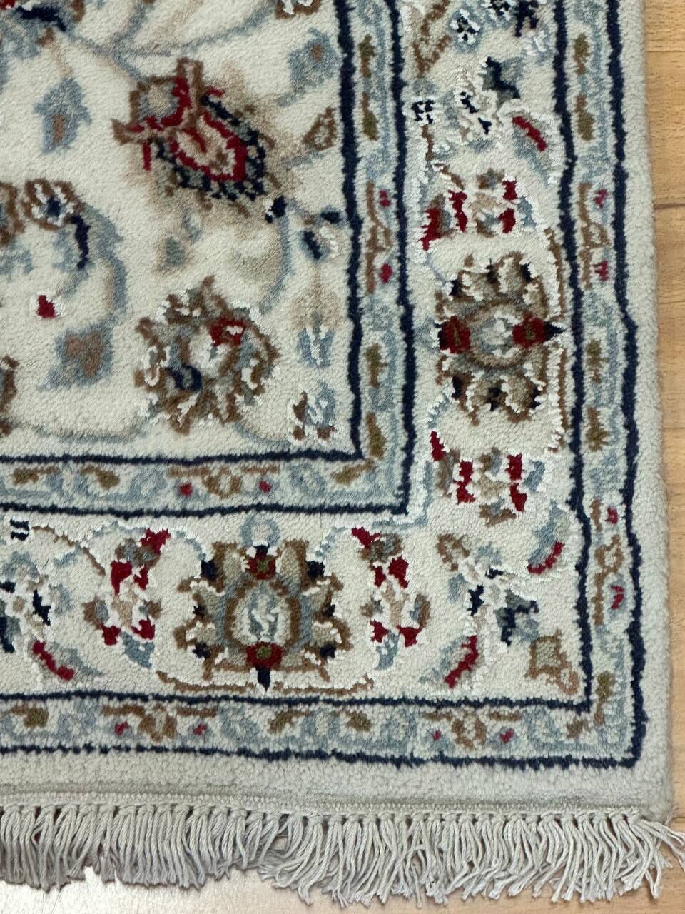 1 x 0.62 M Indian Wool & Silk Nain Design Rug - Image 4