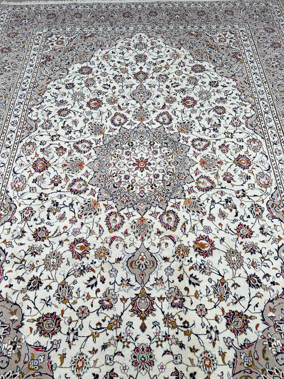 kashan beige rug