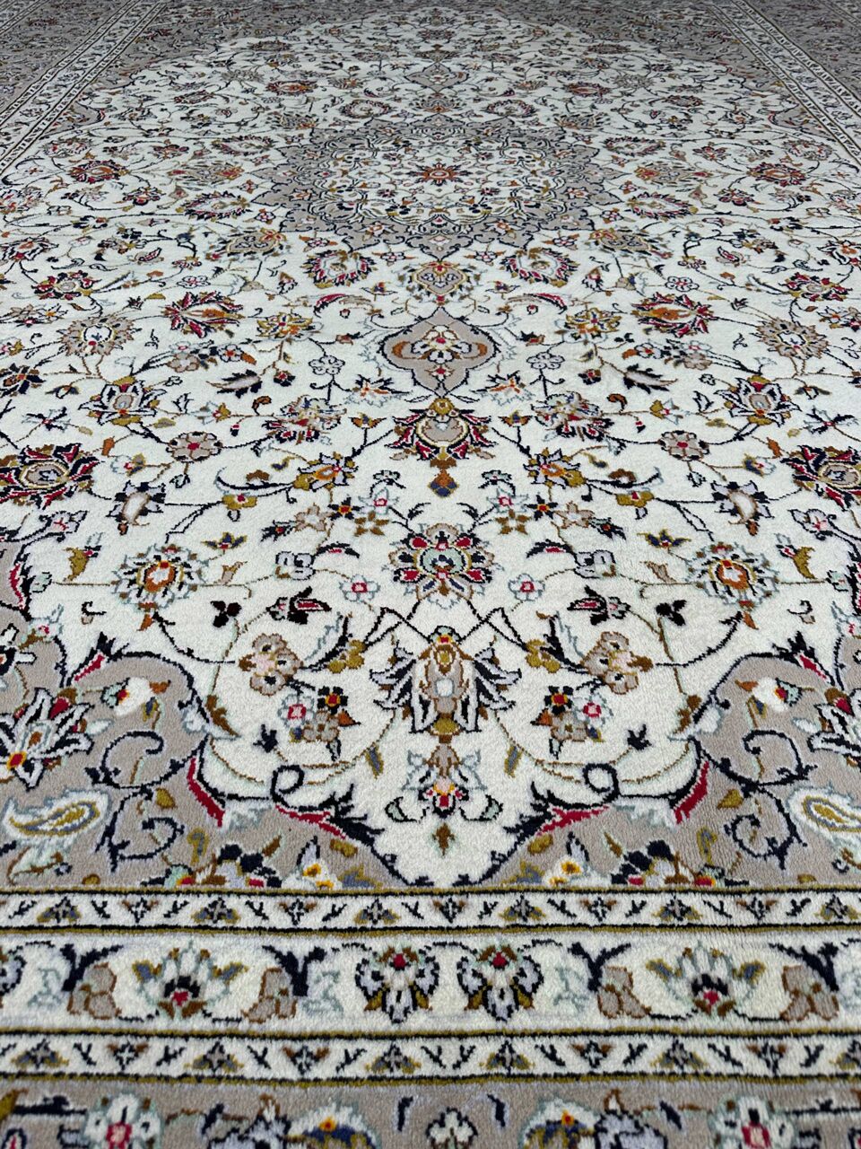 3.5x2.5M Beige Persian Kashan Rug - Image 7