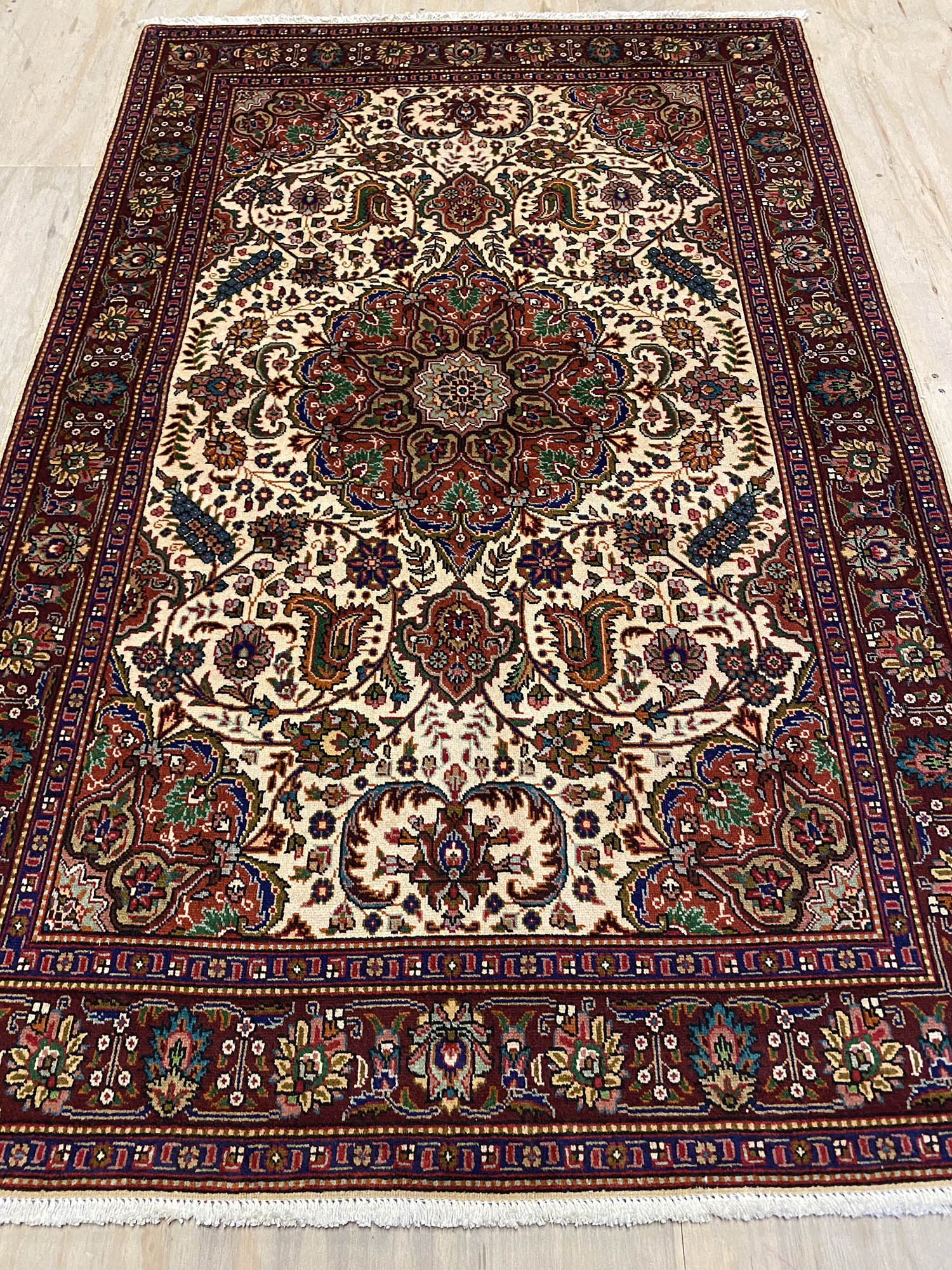 1.5x1M Vintage Tabriz Persian Rug - Image 3